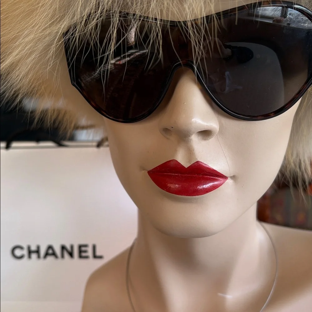 Chanel Brown Tone Sunglasses - Picture 3 of 13